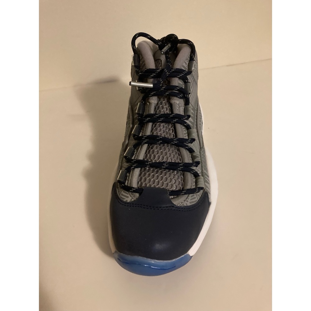 NWT Navy & Gray Reebok Question Mid Major ‘Georgetown’ Size 7 - Picture 2 of 5